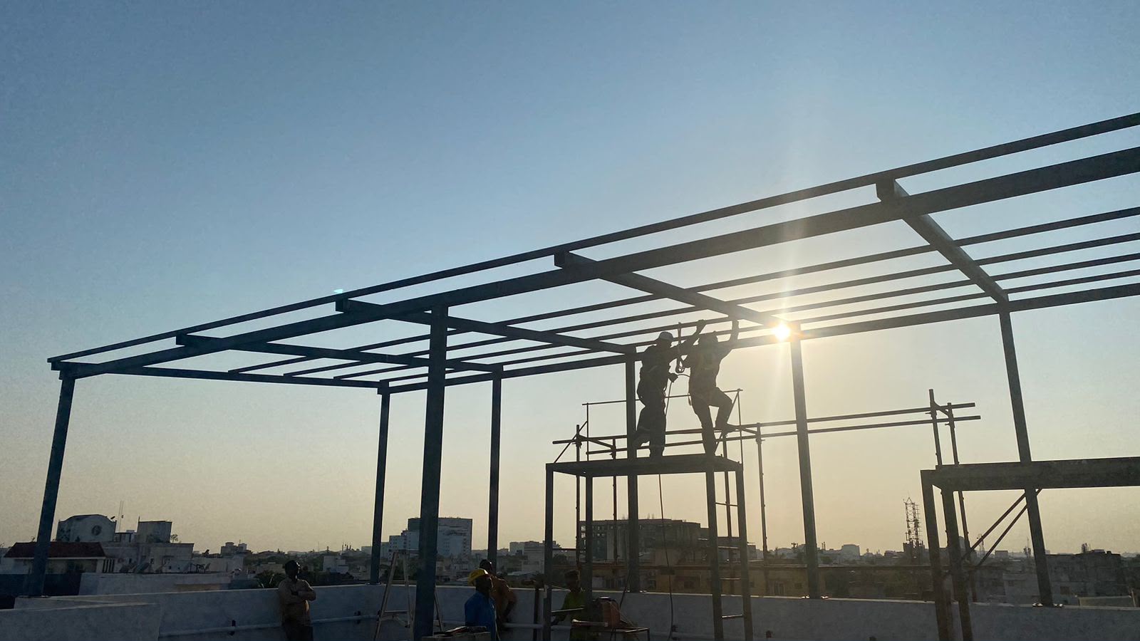 Pre-fabricated rooftop floor