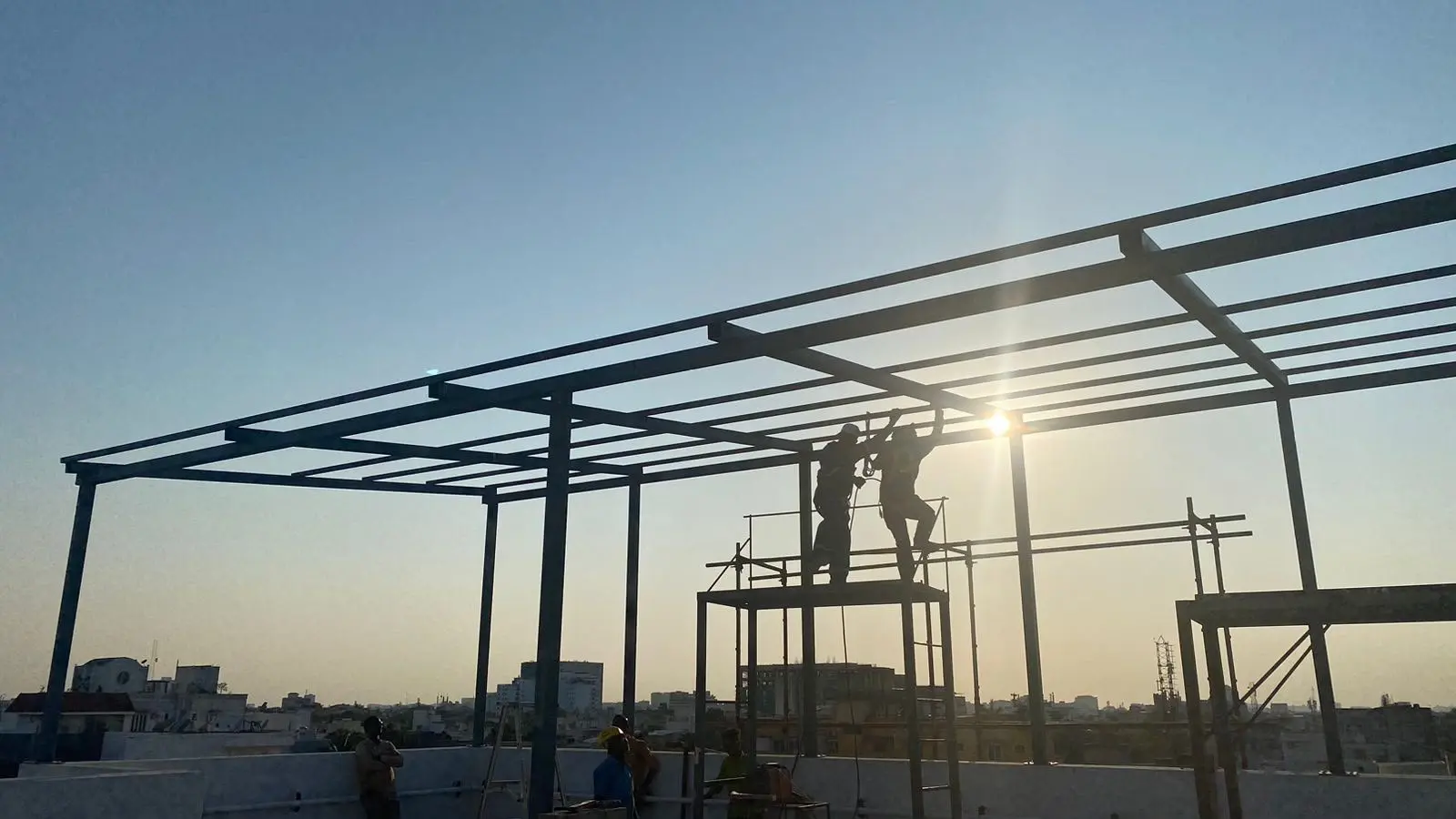 Pre-fabricated rooftop floor